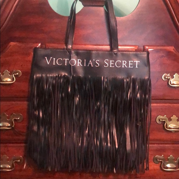 New Victoria’s Secret black fringe tote with snap - Picture 1 of 8